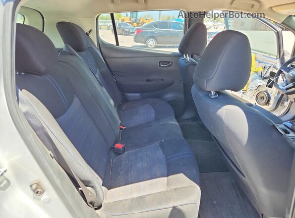 1N4BZ1CP8KC318419 2019 NISSAN LEAF Silver უკანა სავარძლების ხედი