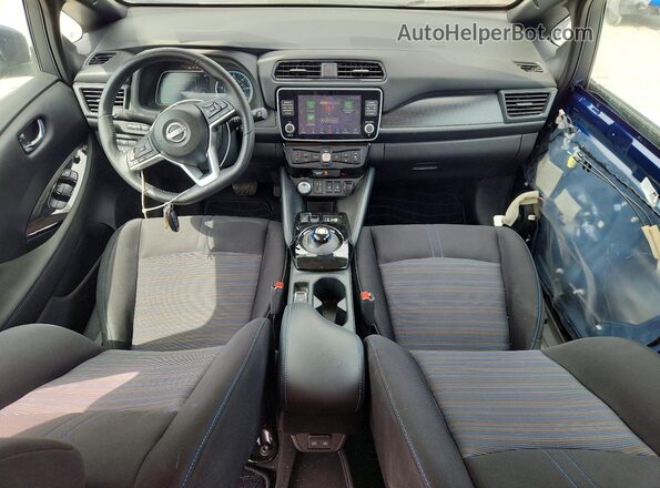 1N4CZ1CV0RC551854 2024 NISSAN LEAF Blue Vista del salpicadero