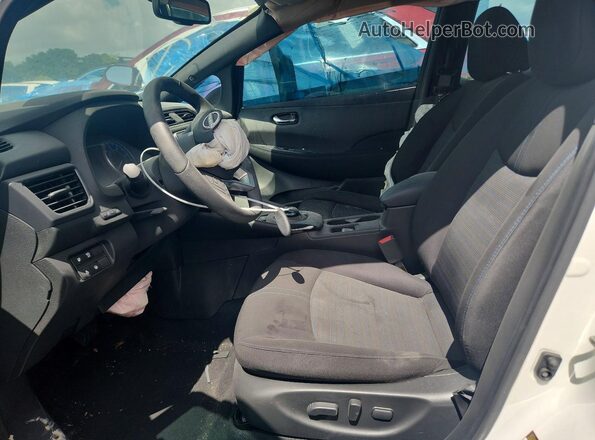 1N4CZ1CV4RC551937 2024 NISSAN LEAF White Widok wnętrza z przodu