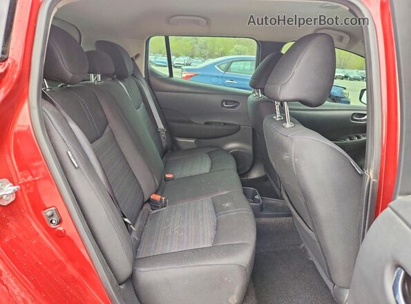 1N4CZ1CV5SC564167 2025 NISSAN LEAF Красный Вид задней части салона