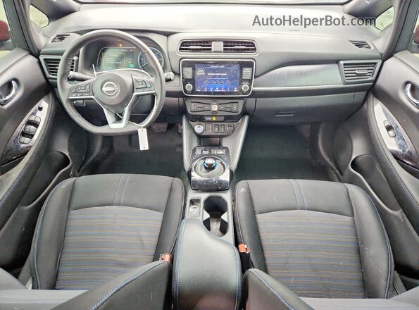 1N4CZ1CV5SC564167 2025 NISSAN LEAF Красный Вид панели приборов