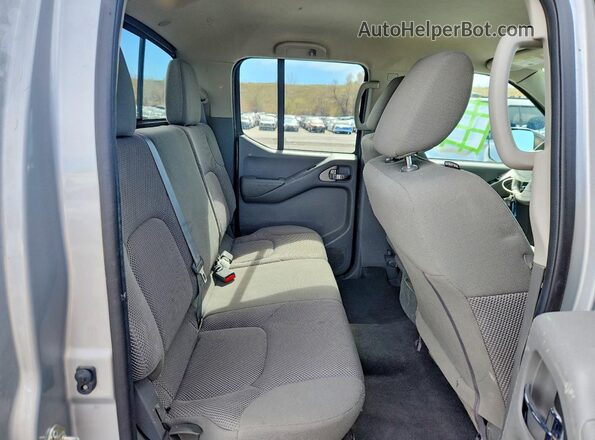 1N6AD0EV3KN773769 2019 NISSAN FRONTIER Серебряный Вид задних сидений