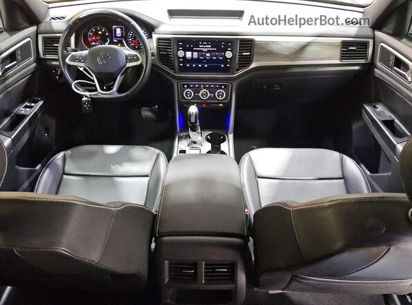1V25E2CA0LC229870 2020 VOLKSWAGEN ATLAS Черный Вид панели приборов