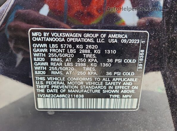 1V2AE2CA6RC211638 2024 VOLKSWAGEN ATLAS Black Widok naklejki z numerem VIN
