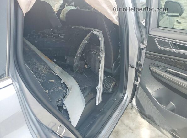 1V2BE2CA2RC244222 2024 VOLKSWAGEN ATLAS Silver Вид задньої частини салону