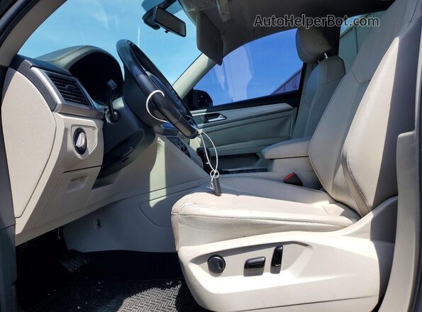 1V2CR2CA7JC505616 2018 VOLKSWAGEN ATLAS Black Widok wnętrza z przodu