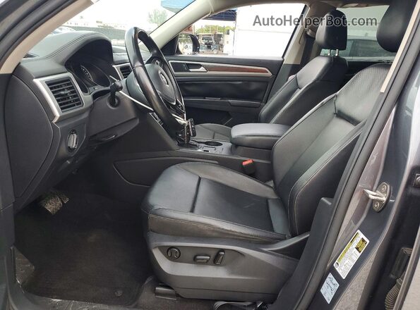 1V2DR2CA1JC589789 2018 VOLKSWAGEN ATLAS Gray Вид салону спереду