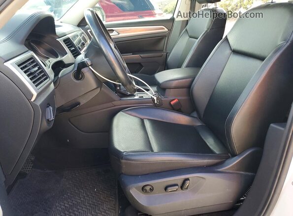 1V2DR2CA6JC520211 2018 VOLKSWAGEN ATLAS Белый Вид салона спереди