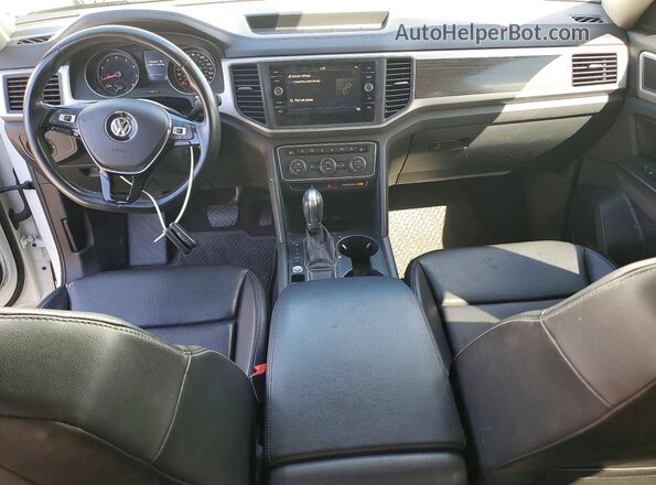 1V2DR2CA6JC520211 2018 VOLKSWAGEN ATLAS Белый Вид панели приборов