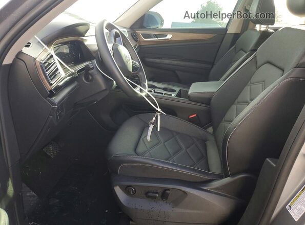 1V2DR2CA8RC509075 2024 VOLKSWAGEN ATLAS Серебряный Вид салона спереди