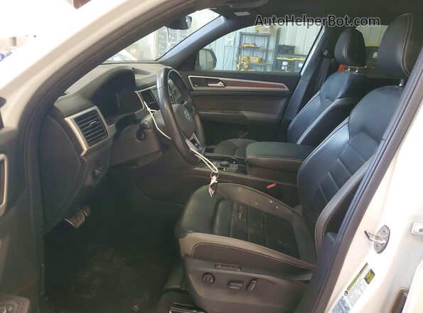 1V2FE2CA6MC221410 2021 VOLKSWAGEN ATLAS White Вид салону спереду