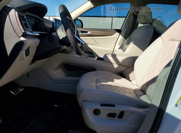 1V2FN2CA3TC529679 2026 VOLKSWAGEN ATLAS Белый Вид салона спереди