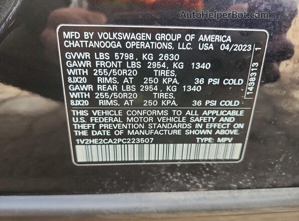 1V2HE2CA2PC223507 2023 VOLKSWAGEN ATLAS Black Widok naklejki z numerem VIN