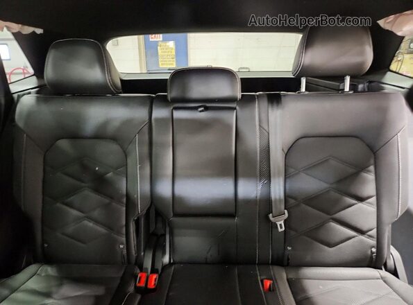1V2HE2CA2RC232162 2024 VOLKSWAGEN ATLAS Серебряный Вид задних сидений