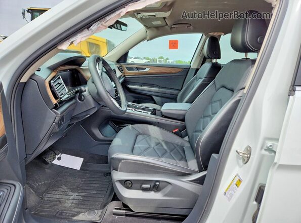 1V2HR2CA9RC537985 2024 VOLKSWAGEN ATLAS Белый Вид салона спереди