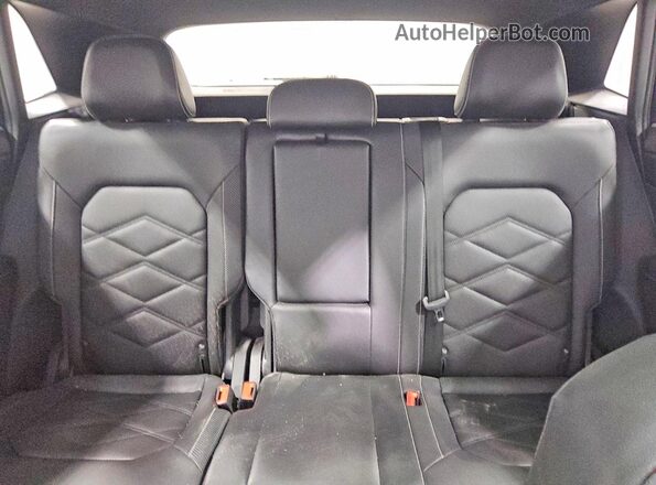 1V2JE2CA4RC200136 2024 VOLKSWAGEN ATLAS Черный Вид задних сидений