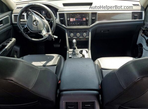 1V2LR2CA0JC505134 2018 VOLKSWAGEN ATLAS Белый Вид панели приборов