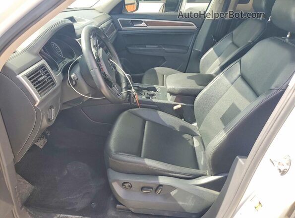 1V2LR2CA8JC518472 2018 VOLKSWAGEN ATLAS White Widok wnętrza z przodu