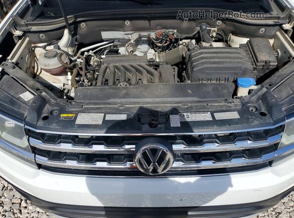 1V2LR2CA8JC518472 2018 VOLKSWAGEN ATLAS White Widok wnętrza z tyłu