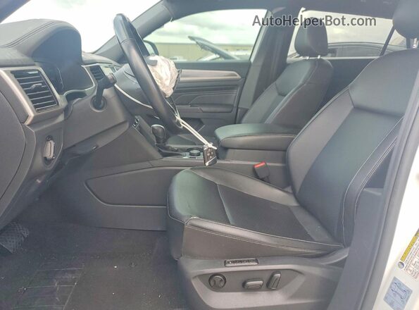 1V2MC2CA2LC207760 2020 VOLKSWAGEN ATLAS Белый Вид салона спереди