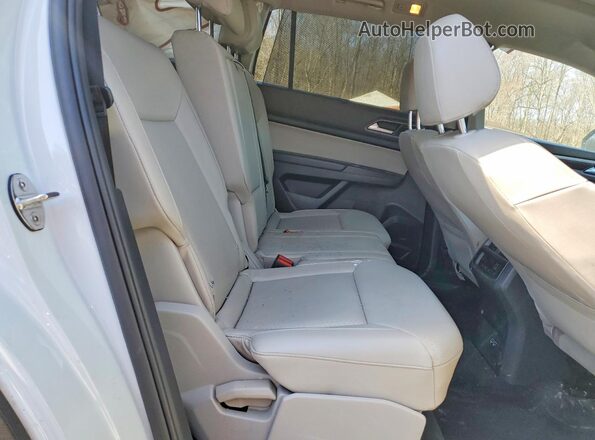 1V2MR2CA6JC525831 2018 VOLKSWAGEN ATLAS Белый Вид задних сидений