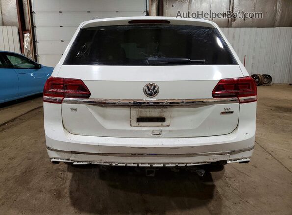 1V2PR2CA1JC576957 2018 VOLKSWAGEN ATLAS White Widok z tyłu