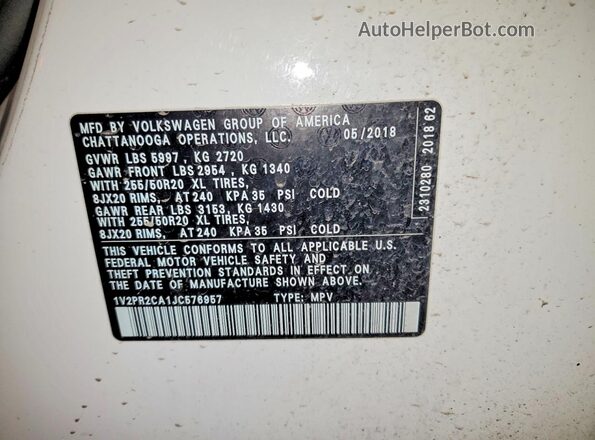 1V2PR2CA1JC576957 2018 VOLKSWAGEN ATLAS White Widok naklejki z numerem VIN