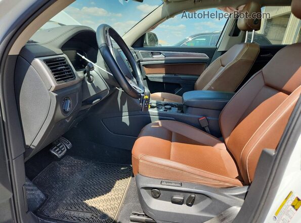 1V2SR2CA8MC534722 2021 VOLKSWAGEN ATLAS Белый Вид салона спереди