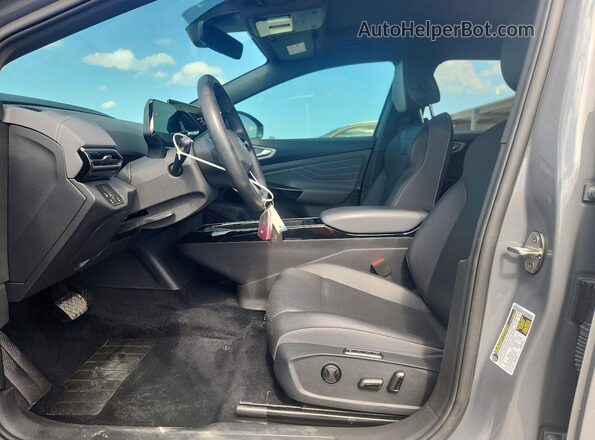 1V2VMPE80PC022587 2023 VOLKSWAGEN ID.4 Серый Вид салона спереди