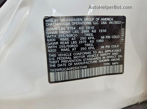 1V2WR2CA0PC547048 2023 VOLKSWAGEN ATLAS White VIN կոդի պիտակի տեսք