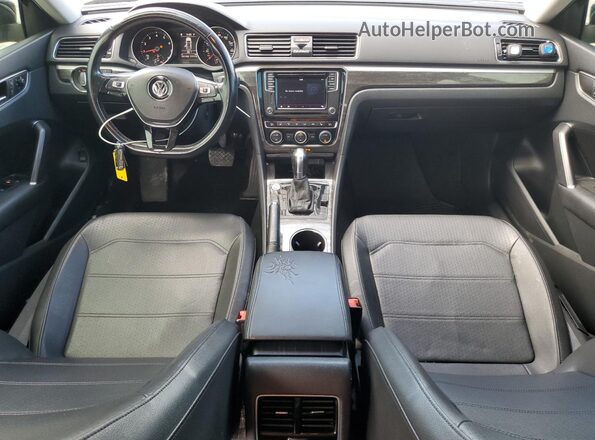 1VWBA7A32JC028354 2018 VOLKSWAGEN PASSAT Черный Вид панели приборов