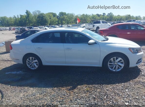 1VWBA7A37JC006236 2018 VOLKSWAGEN PASSAT White Widok wnętrza z tyłu