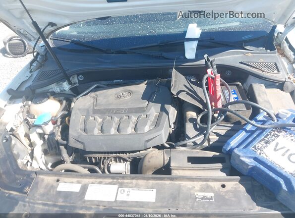 1VWBA7A37JC006236 2018 VOLKSWAGEN PASSAT White Widok z tyłu