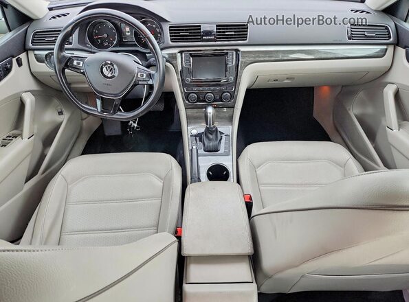 1VWBA7A3XJC030370 2018 VOLKSWAGEN PASSAT Серебряный Вид панели приборов