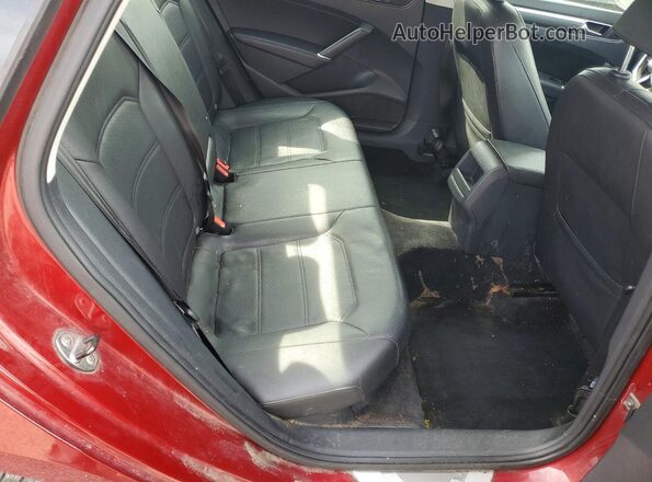 1VWDT7A34HC052006 2017 VOLKSWAGEN PASSAT Бордовый Вид задних сидений