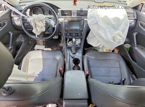 1VWDT7A38HC026086 2017 VOLKSWAGEN PASSAT Серый Вид панели приборов