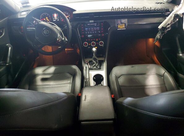 1VWMA7A39LC018917 2020 VOLKSWAGEN PASSAT Синий Вид панели приборов