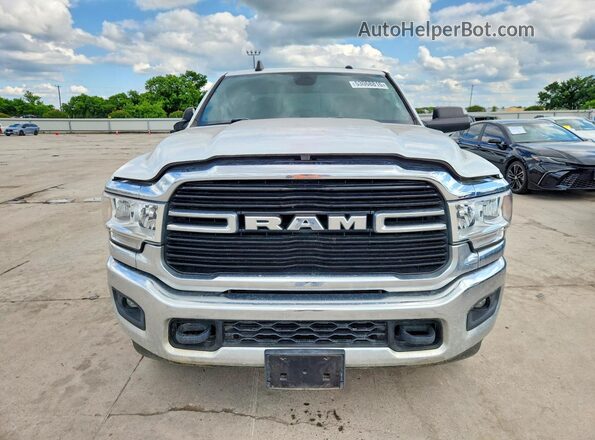 3C6UR5DL9MG532705 2021 RAM 2500 Белый Вид сзади