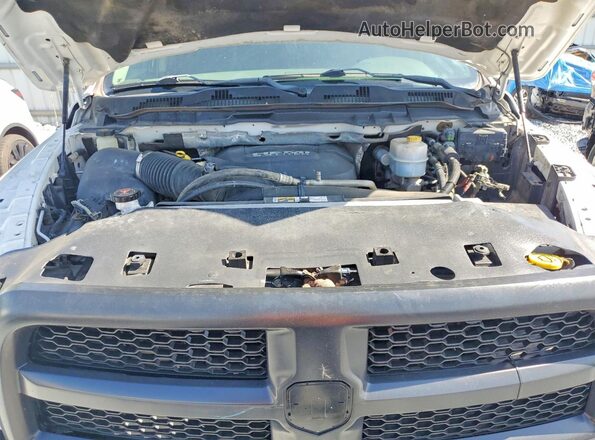 3C7WR5HJ0JG333888 2018 RAM 2500 Белый Вид подкапотного пространства