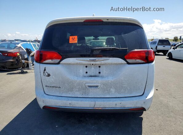 2C4RC1BG3HR587844 2017 CHRYSLER PACIFICA Белый Вид салона спереди