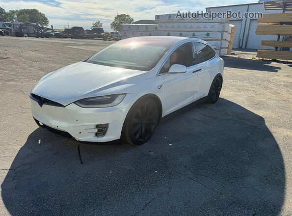 5YJXCBE2XJF103330 2018 TESLA MODEL Белый Задняя правая четверть
