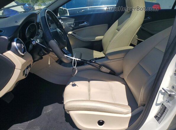 WDDSJ4GB1JN543209 2018 MERCEDES-BENZ CLA-CLASS White Вид панелі приладів
