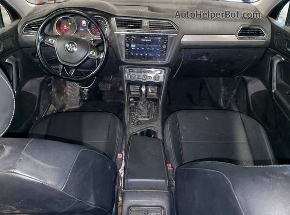 3VV2B7AX8JM145004 2018 VOLKSWAGEN TIGUAN Black Widok zestawu wskaźników