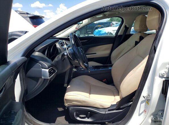 SAJAD4BG6HA953779 2017 JAGUAR XF White Widok deski rozdzielczej