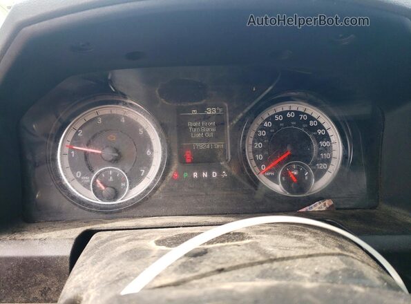 1C6RR6FT4KS724077 2019 RAM 1500 Белый Вид задних сидений
