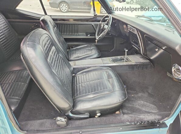 223377V108044 1967 PONTIAC UNK Синий Вид салона спереди