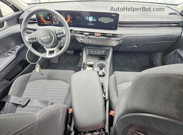 KNAG24J79T5451251 2026 KIA K5 Серый Вид щитка приборов