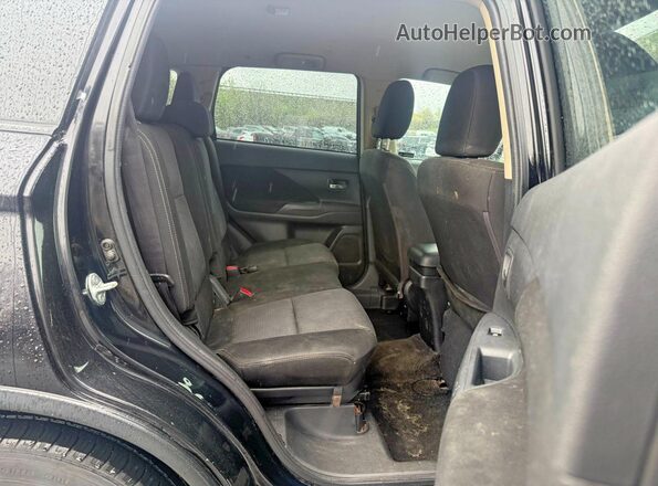 JA4AD2A3XJZ008823 2018 MITSUBISHI OUTLANDER Черный Вид сзади