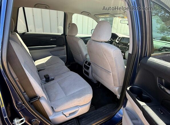 5FNYF6H34HB101039 2017 HONDA PILOT Синий Вид салона спереди