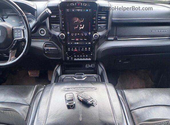 3C63RRRL8NG208142 2022 RAM 3500 White Vista de los asientos traseros